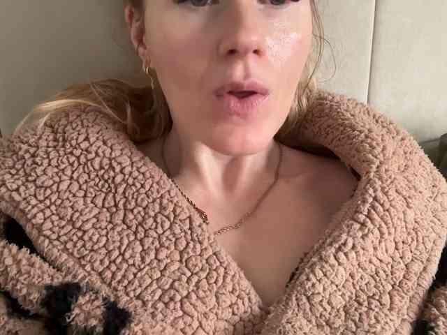 REDHEADROSIE webcam