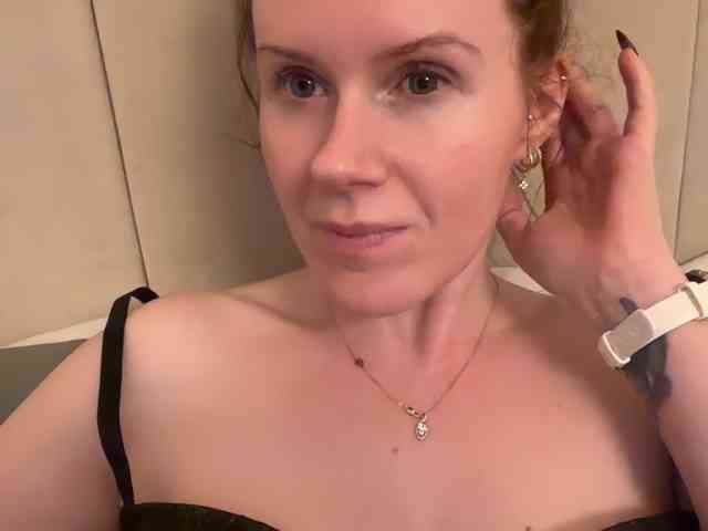REDHEADROSIE webcam