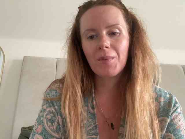 REDHEADROSIE webcam