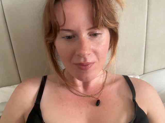 REDHEADROSIE webcam