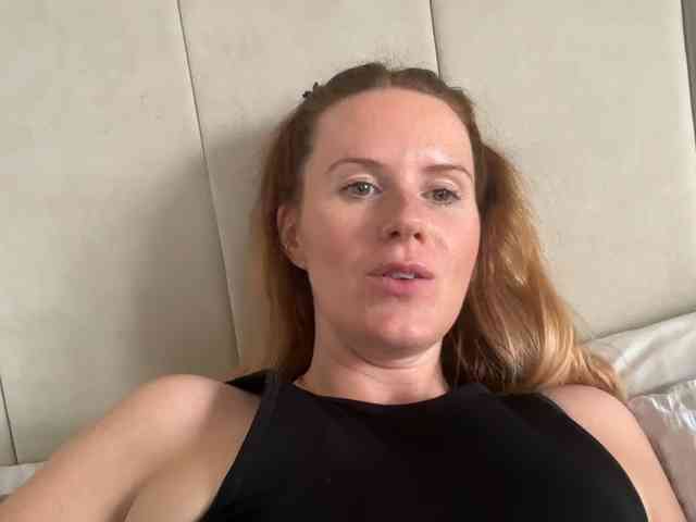 REDHEADROSIE webcam