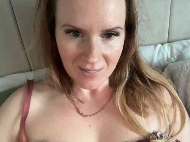REDHEADROSIE webcam