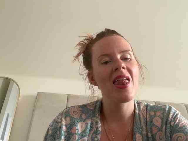 REDHEADROSIE webcam