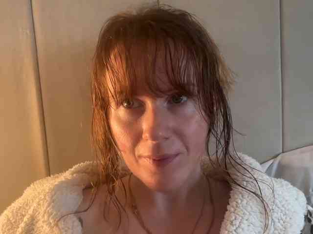 REDHEADROSIE webcam