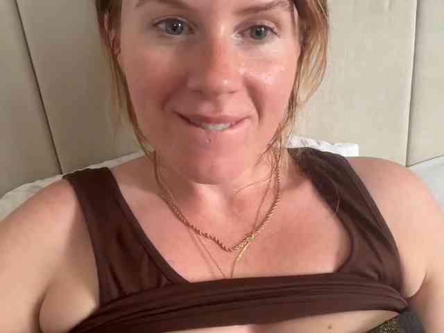 REDHEADROSIE webcam