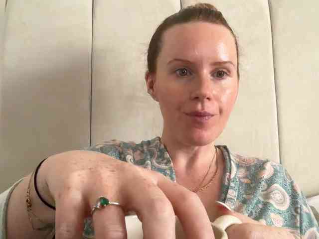 REDHEADROSIE webcam