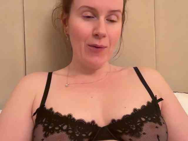 REDHEADROSIE webcam