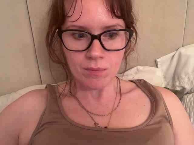 REDHEADROSIE webcam