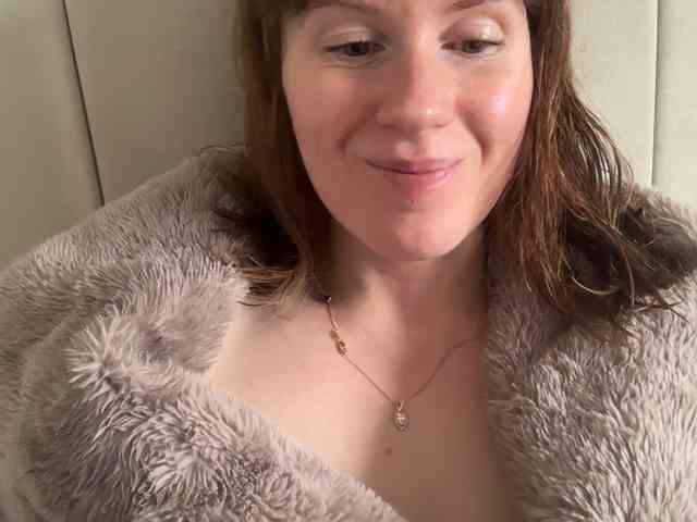 REDHEADROSIE webcam