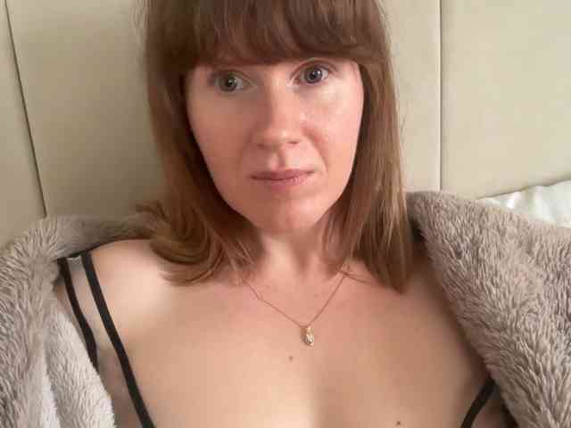 REDHEADROSIE webcam