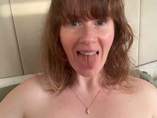 REDHEADROSIE webcam