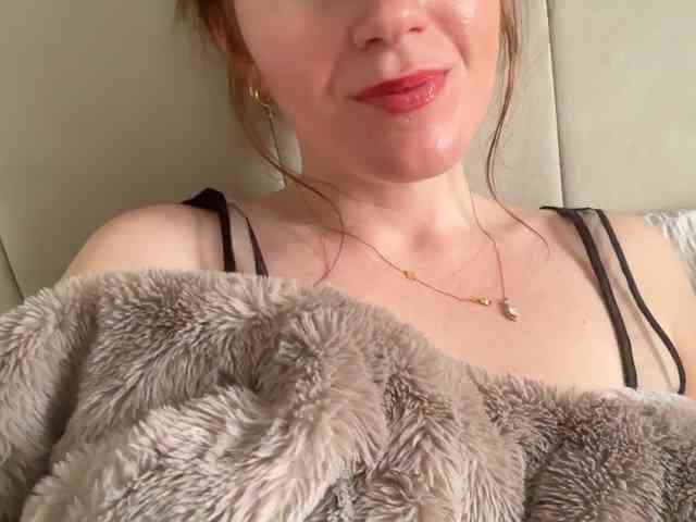 REDHEADROSIE Live Webcam on BongaCams