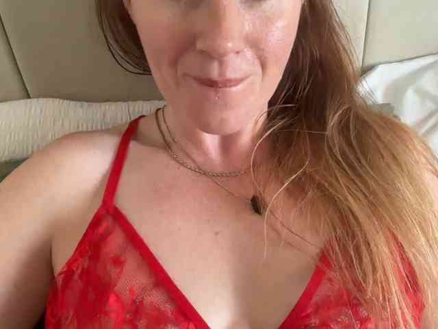 REDHEADROSIE webcam