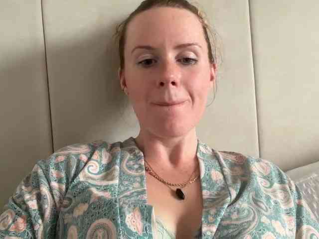 REDHEADROSIE webcam