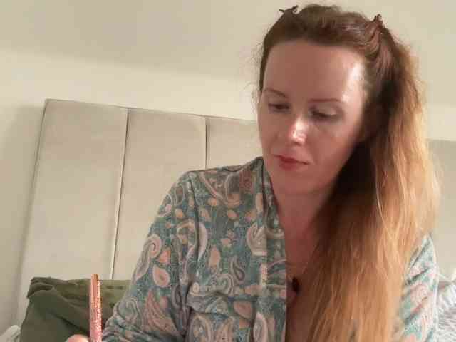 REDHEADROSIE webcam