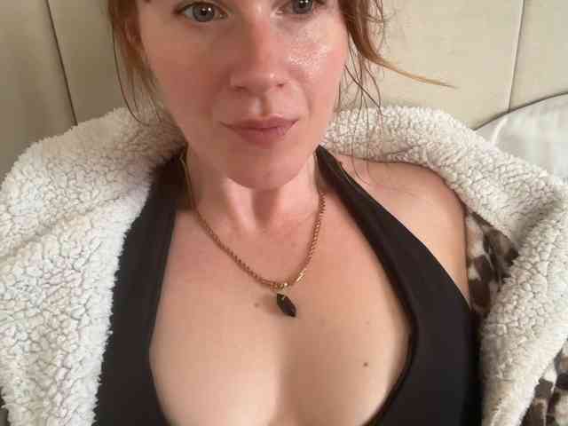 REDHEADROSIE webcam