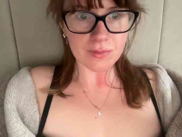 REDHEADROSIE webcam