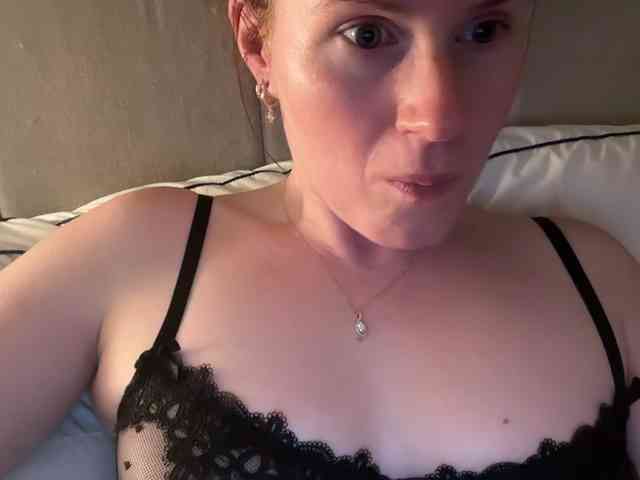 REDHEADROSIE webcam