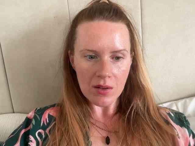 REDHEADROSIE webcam
