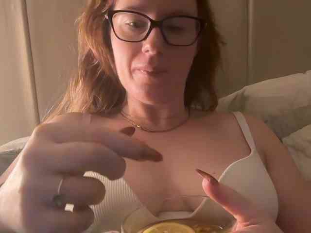 REDHEADROSIE webcam