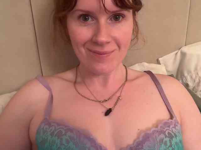 REDHEADROSIE webcam