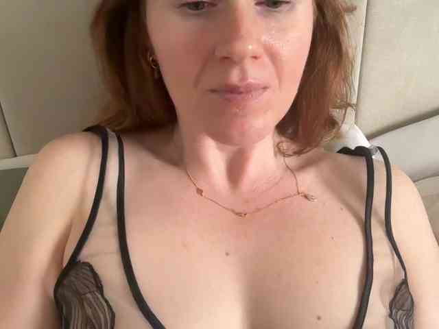 REDHEADROSIE webcam