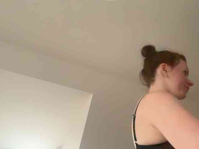REDHEADROSIE webcam