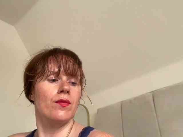 REDHEADROSIE webcam