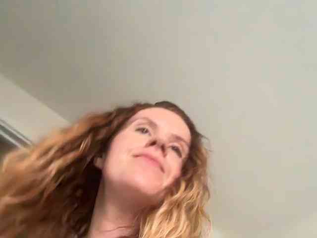 REDHEADROSIE webcam