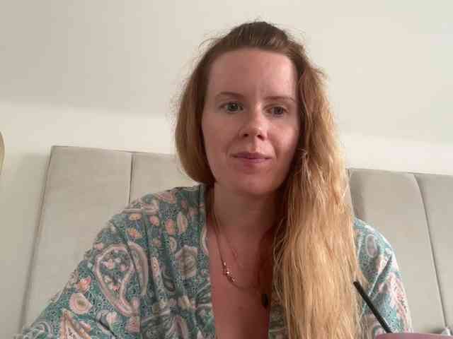 REDHEADROSIE webcam