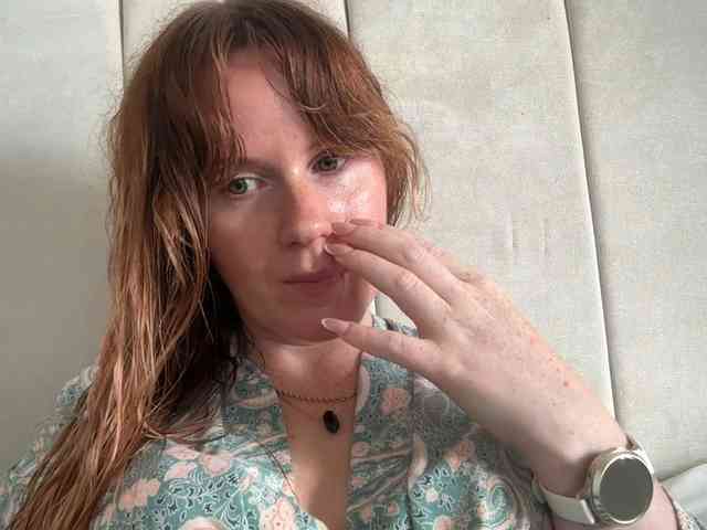 REDHEADROSIE webcam