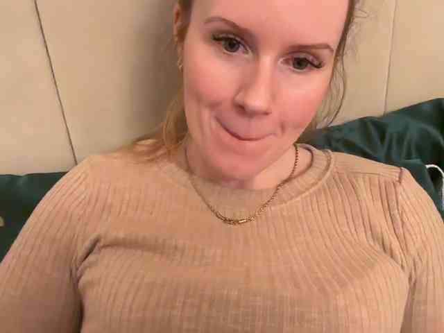 REDHEADROSIE webcam