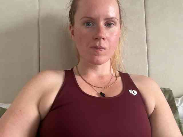REDHEADROSIE webcam