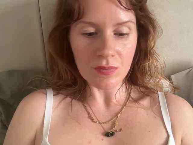 REDHEADROSIE webcam