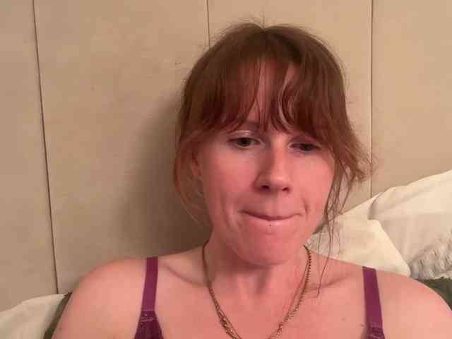 REDHEADROSIE webcam