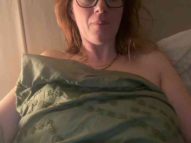 REDHEADROSIE webcam