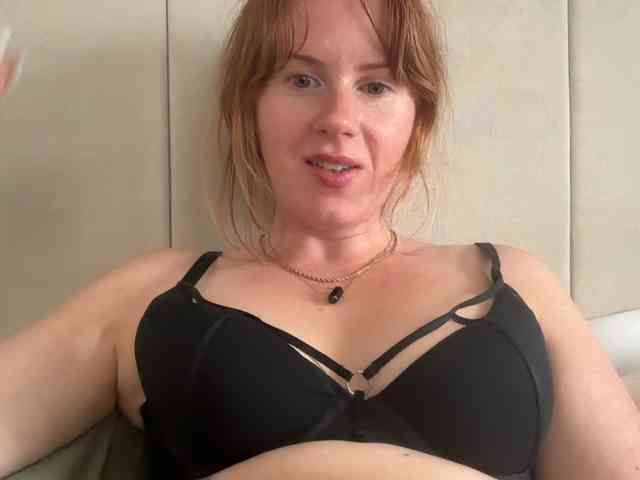REDHEADROSIE webcam