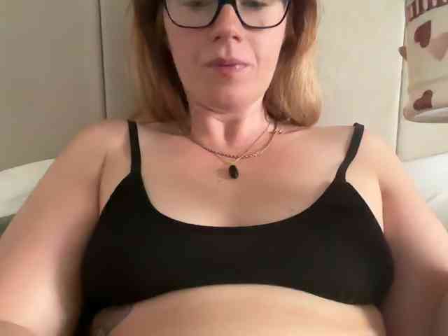 REDHEADROSIE webcam