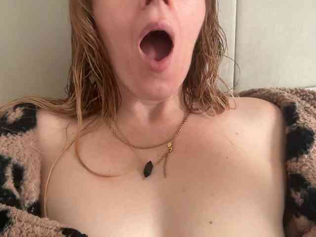 REDHEADROSIE webcam