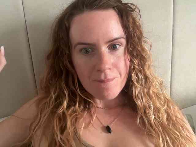 REDHEADROSIE webcam