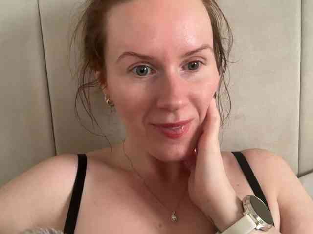 REDHEADROSIE webcam