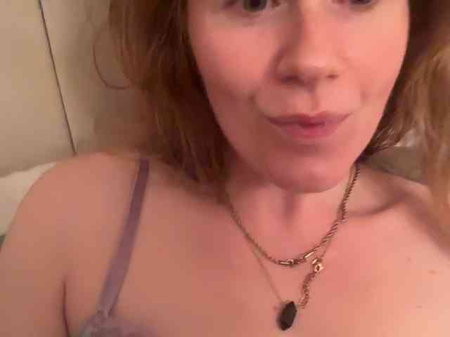 REDHEADROSIE webcam