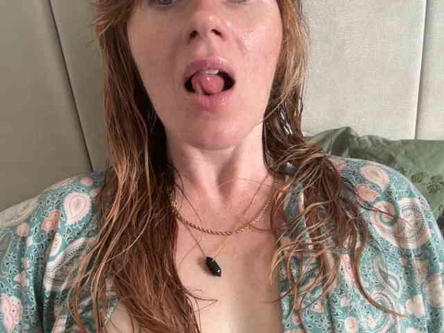 REDHEADROSIE webcam