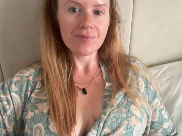 REDHEADROSIE webcam