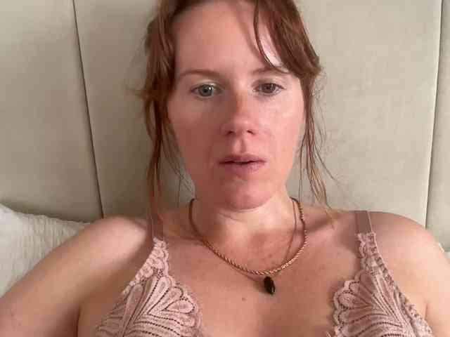 REDHEADROSIE webcam