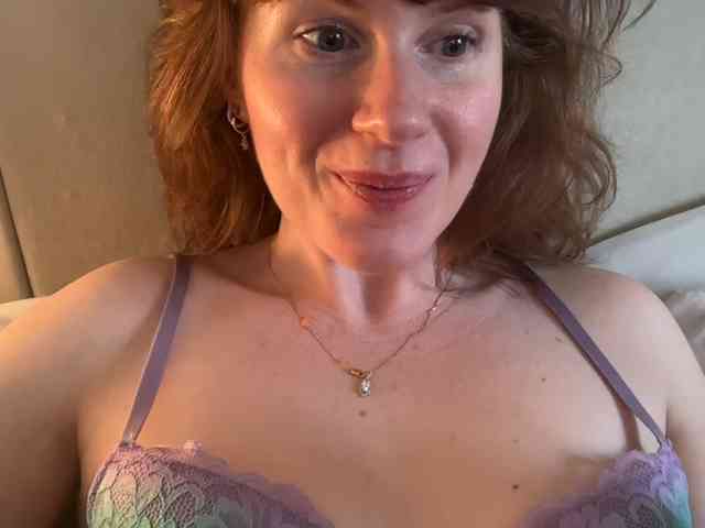 REDHEADROSIE webcam