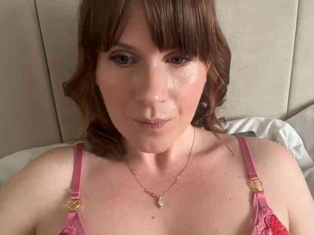 REDHEADROSIE webcam