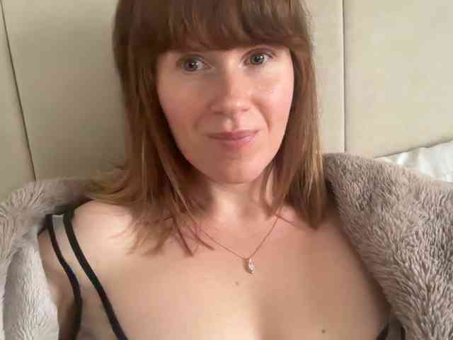 REDHEADROSIE webcam