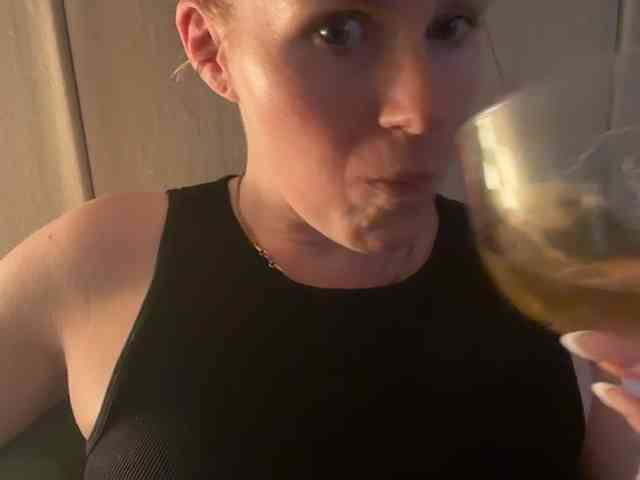 REDHEADROSIE webcam