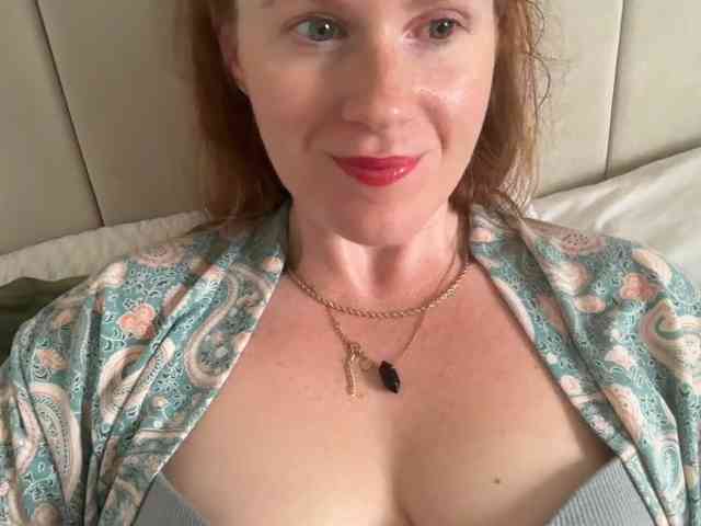 REDHEADROSIE webcam